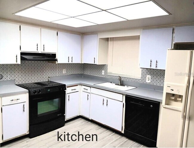 Building Photo - 2734 Fireside Ct