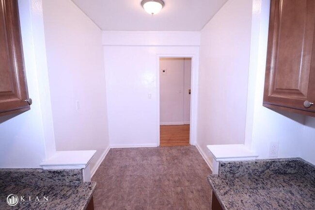 Building Photo - 1 bedroom in REGO PARK NY 11374