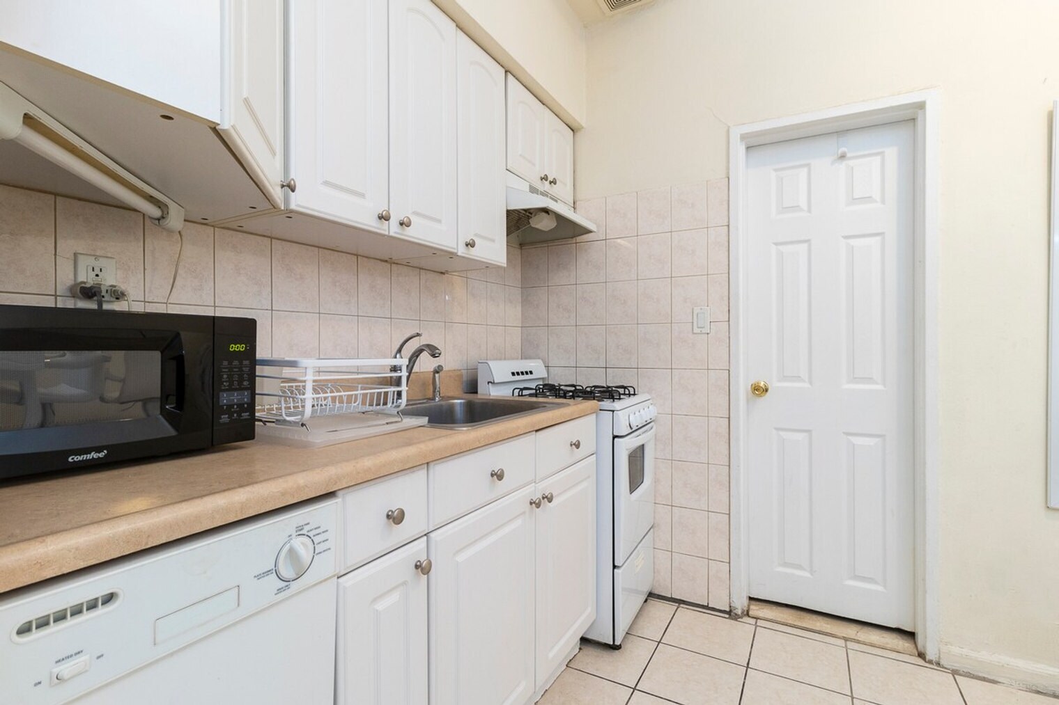 Building Photo - 1540-1552 1st Avenue-SI ID1032061P