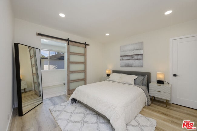 Building Photo - 2936 S Bentley Ave