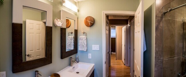 Building Photo - Immaculate 3 Bedroom SFH in Owings Mills!