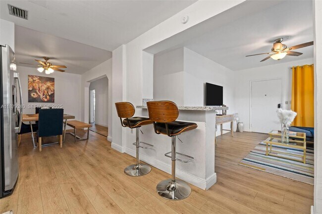 Building Photo - 2453 SW 17th St