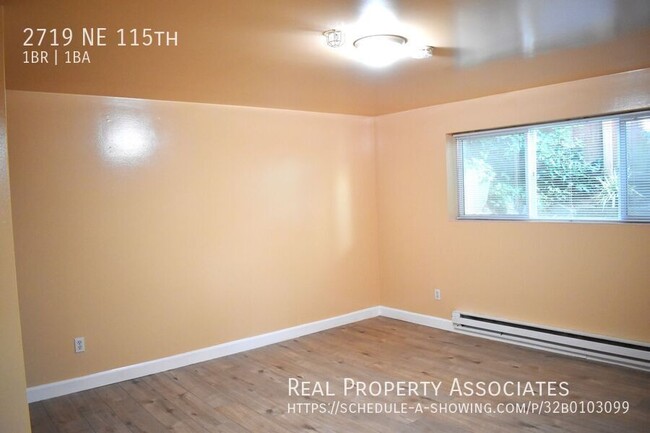 Building Photo - Spacious Apartment in Lake City