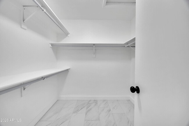 Building Photo - 8876 W Bluefield Ave