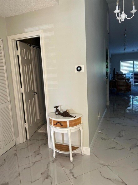 Building Photo - 1072 Keystone Dr