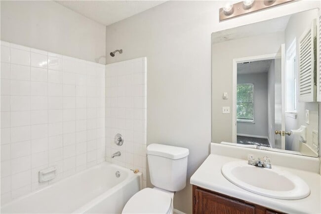 Building Photo - 1066 Rock Creek Ln