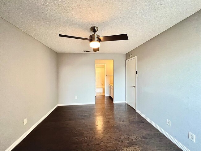 Building Photo - 8600 Fathom Cir