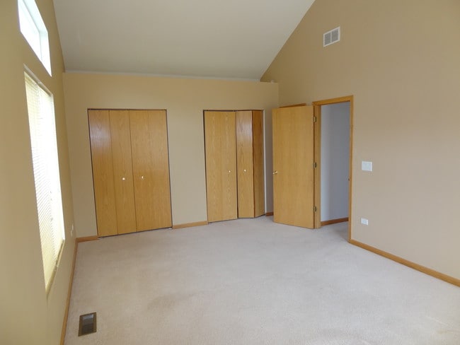 Building Photo - 131 Enclave Cir