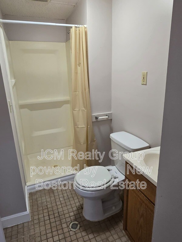 Building Photo - 5 Union Ave