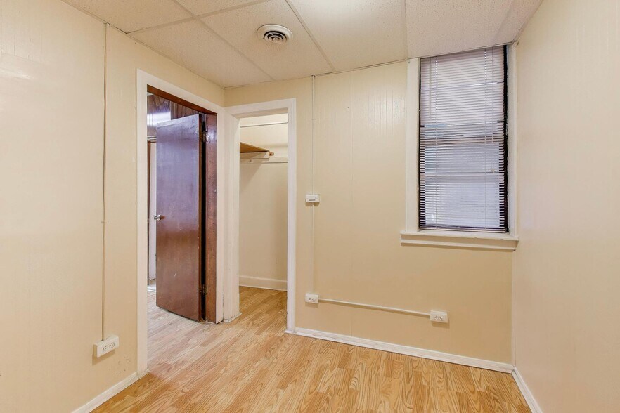 Building Photo - 3744 W 26th St