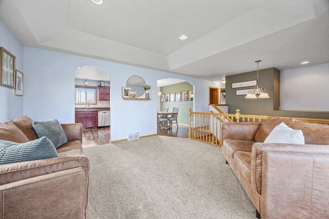 Building Photo - Spacious & Stylish 4-Bedroom Home in West ...