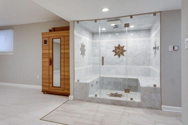 Building Photo - 4611 Charleston Terrace NW