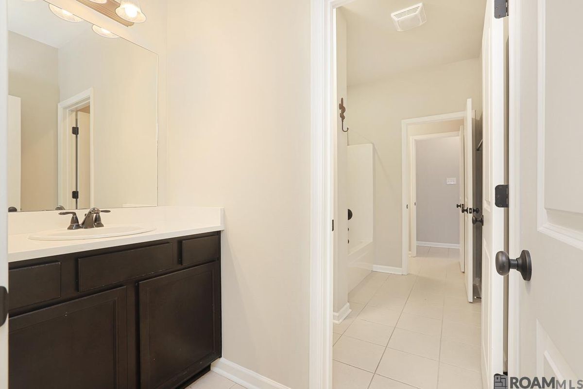 Building Photo - 42451 Baystone Ave