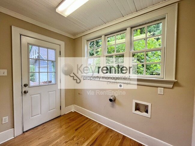 Building Photo - 1610 Hixson Pike