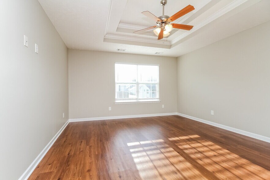 Building Photo - 5205 Rockridge Ct