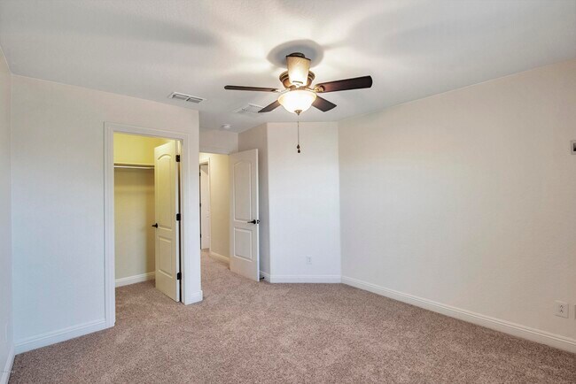 Building Photo - 1751 W Desperado Way