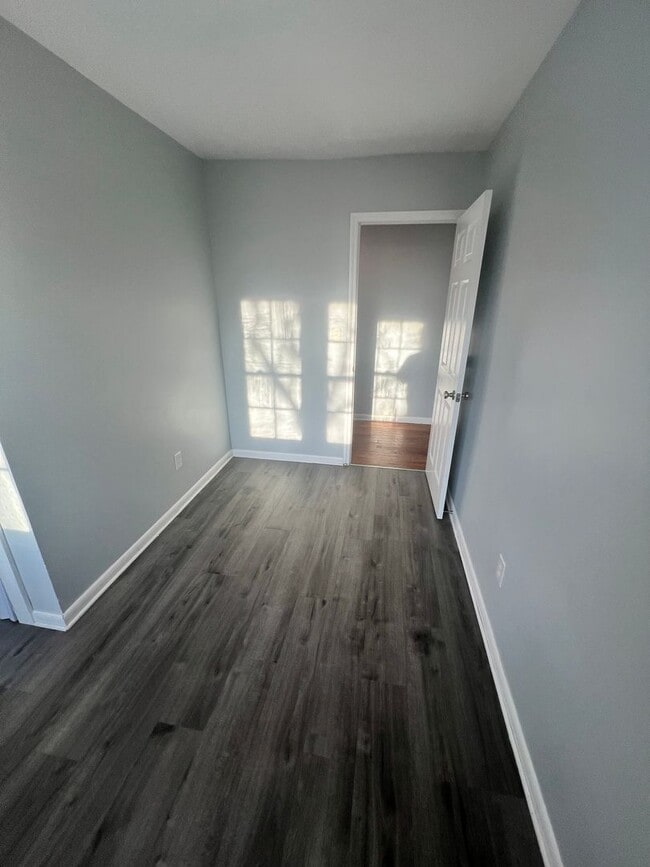 Building Photo - 1011 Merritt St