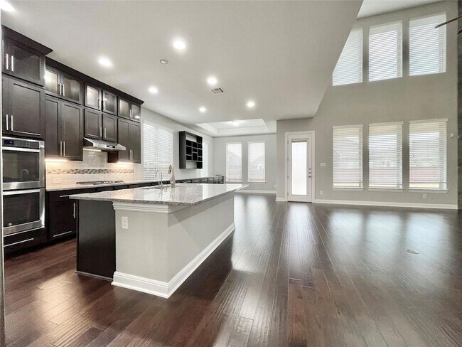 Building Photo - 3809 Mineral Dr