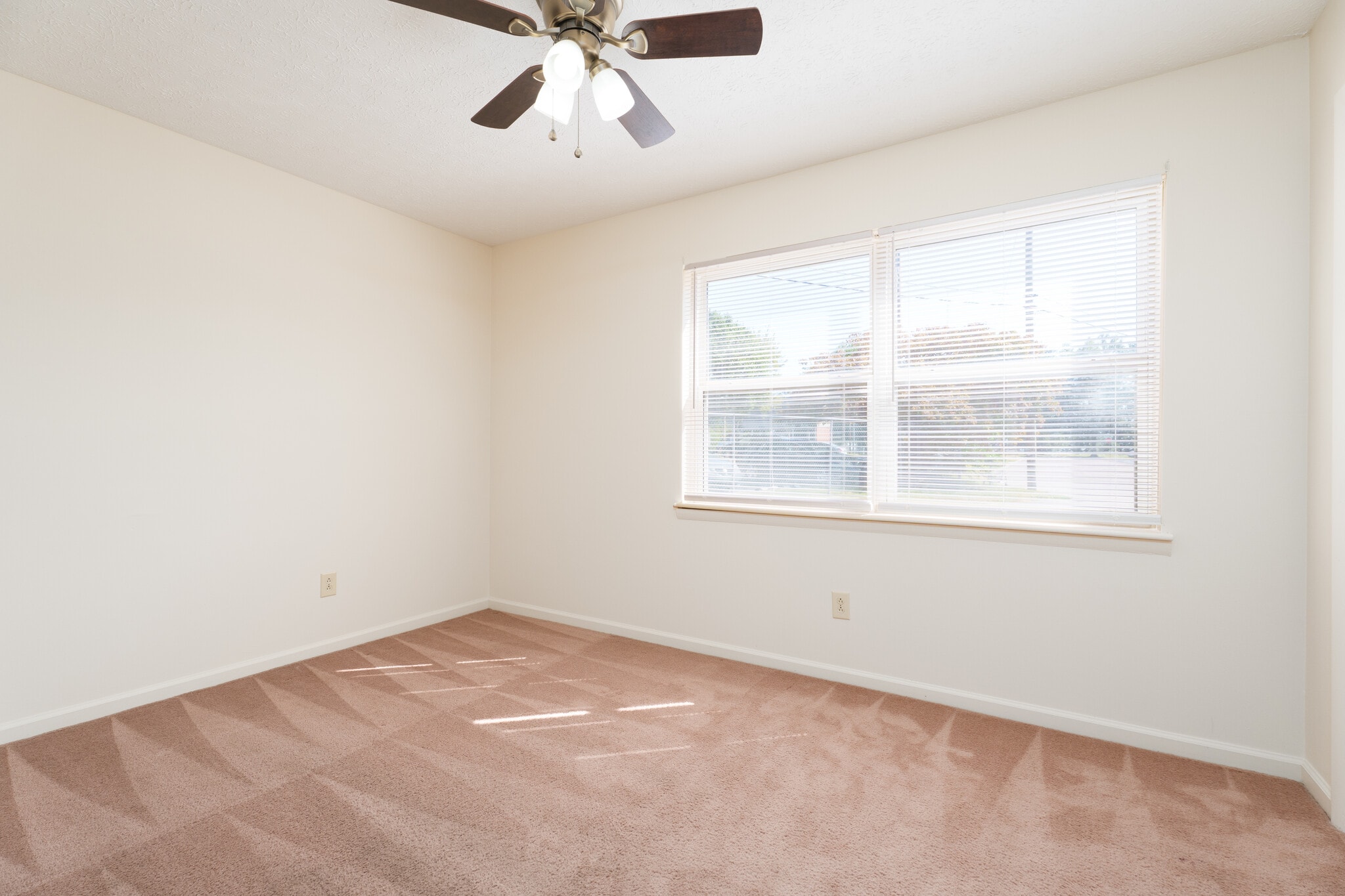 Building Photo - 633 Princeton Pkwy
