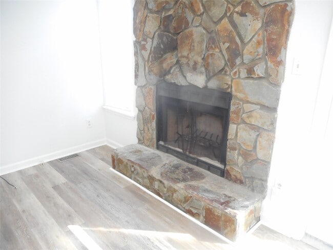 Building Photo - 8235 Circle Tree Ln