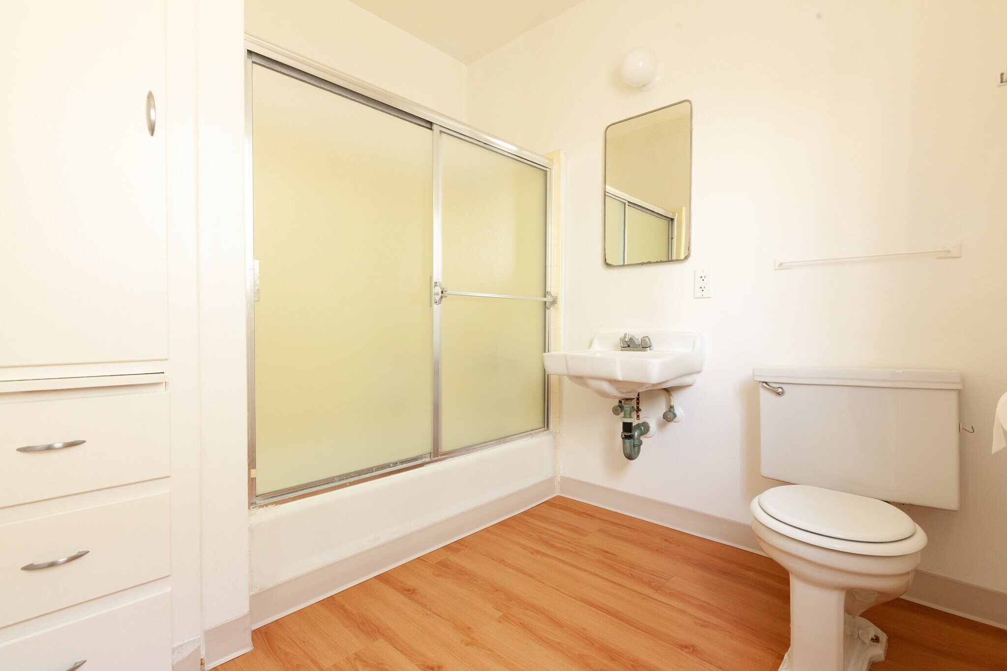 Building Photo - 669 Levering Ave