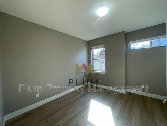 Building Photo - 1724 S 14th St W
