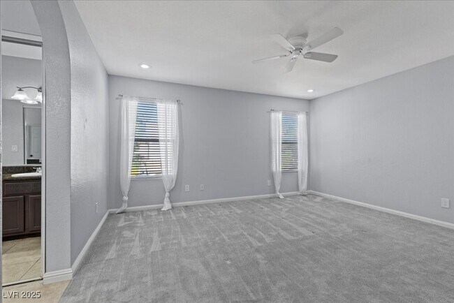 Building Photo - 9300 Valencia Canyon Dr