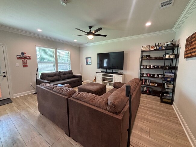 Building Photo - THE COVE AT VILLAGGIO NEAR BAFB