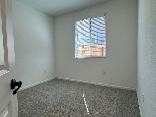 Building Photo - 3024 Red Canard Wy