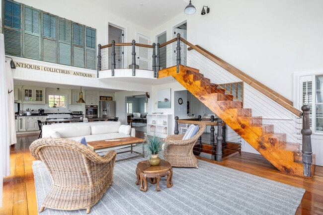 Building Photo - 131 S Edgemere St