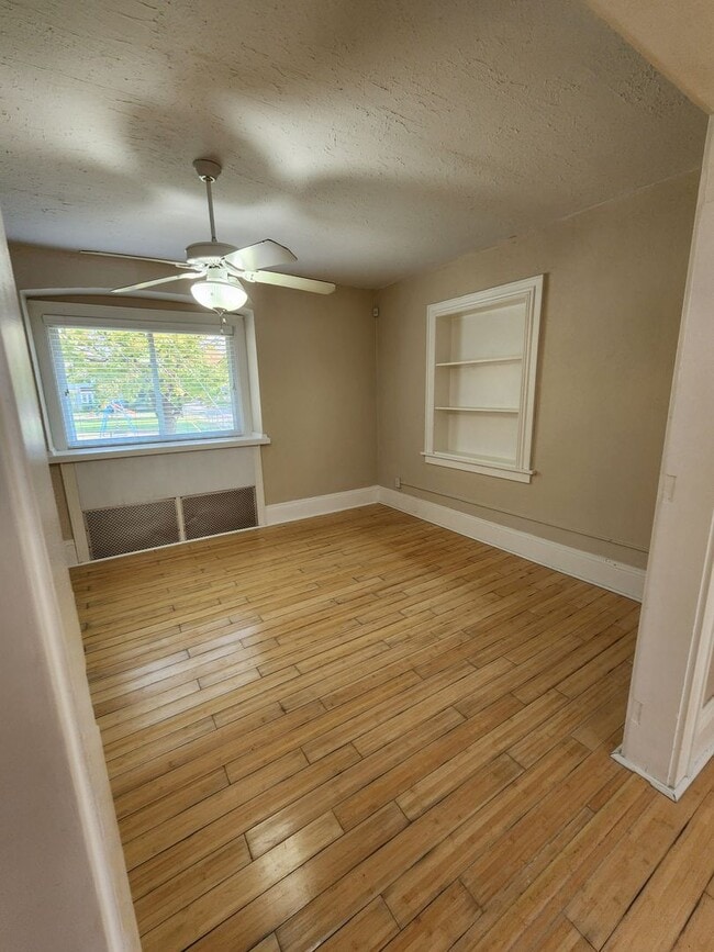 Building Photo - 97 E Emerling Ave