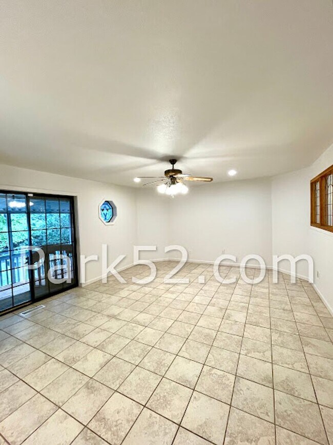 Building Photo - 9024-9024 Waverly Dr SW