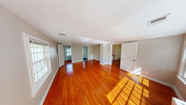 Building Photo - Updated  4/3.5 Farmhouse in Bethesda on Private, 1.5 Acre Lot
