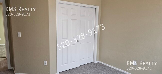 Building Photo - 7178 S Oakbank Dr