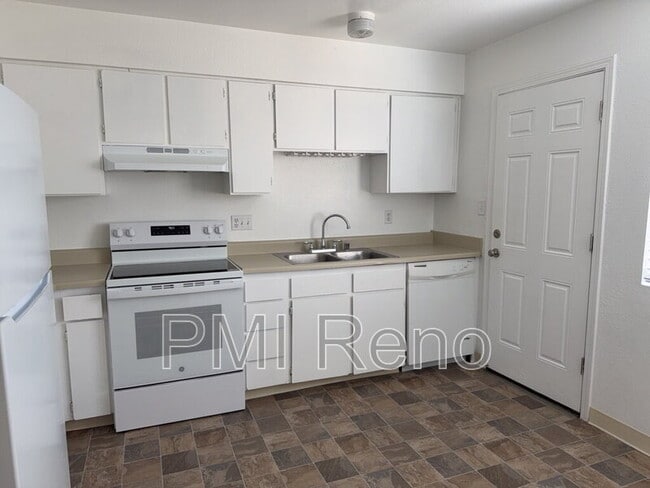 Building Photo - 1424 E 9th St