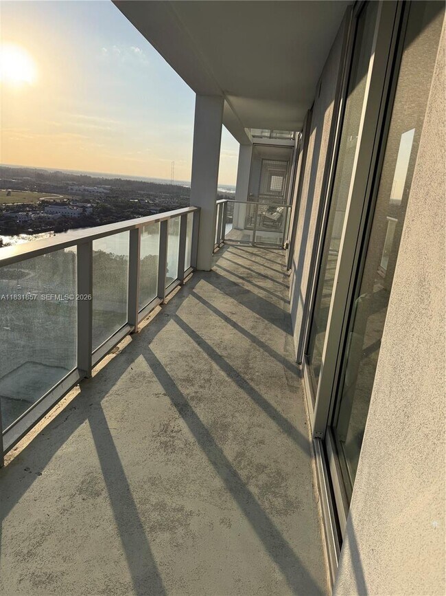 Building Photo - 2000 Metropica Wy