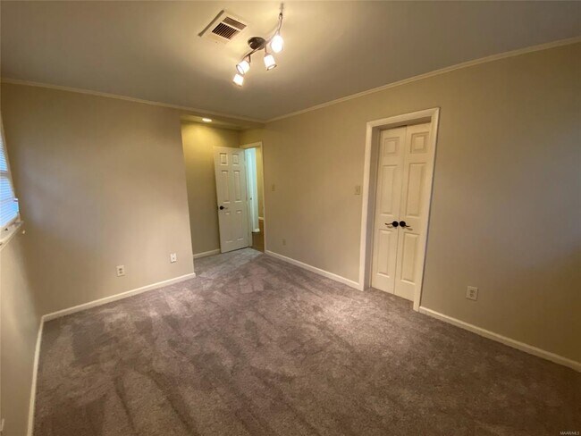 Building Photo - 2439 Hermitage Dr