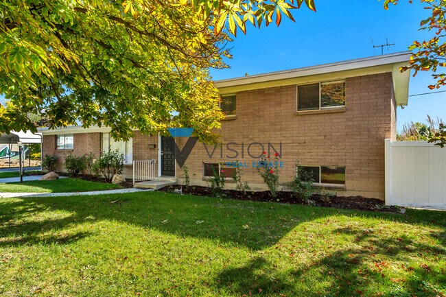 Building Photo - 558 E 3665 S