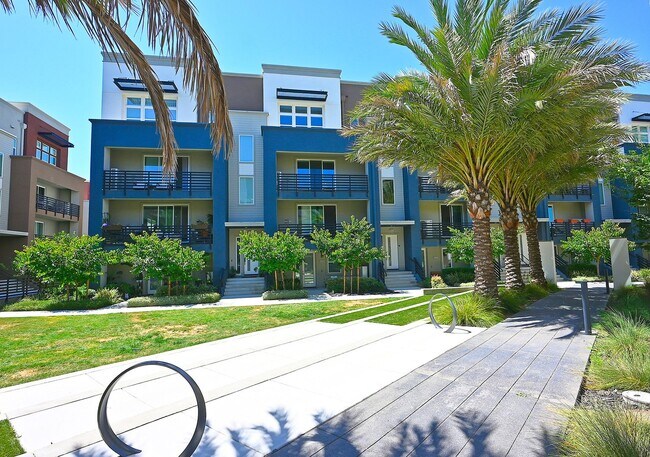 Building Photo - $5,190 - GORGEOUS FOUR BEDROOM HOME IN THE...