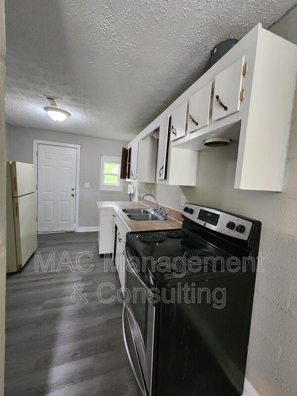 Building Photo - 315 Pippin Rd