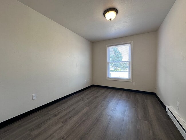 Building Photo - Imperial Heights -2263