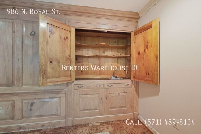 Building Photo - 986 N Royal St