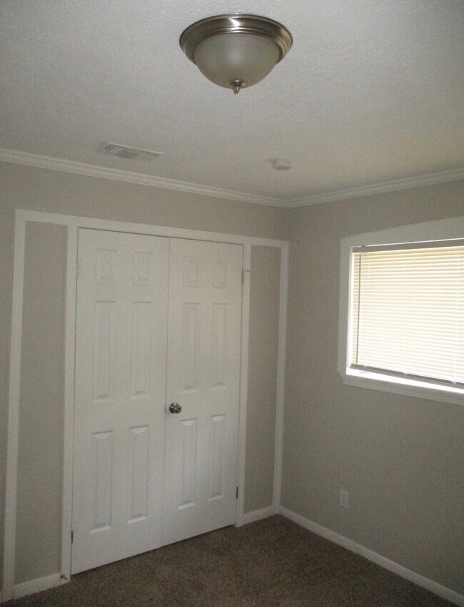 Building Photo - 2921 Roseheath Ln