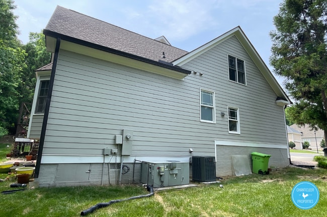 Building Photo - 8105 Last Oak Ct