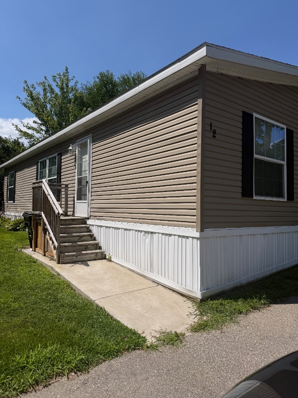 Building Photo - 12 Dunlap Cir