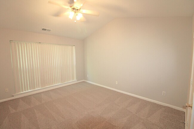 Building Photo - Updated 3-Bedroom Home in Silverstone Neighborhood – Move-In Ready!