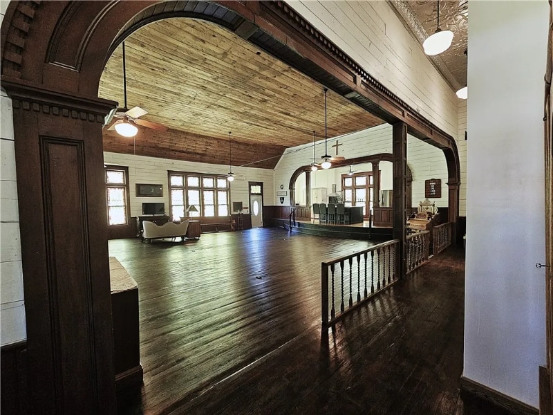 Building Photo - 1100 S Tyler St