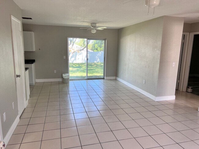 Building Photo - 13105 Hanley Dr