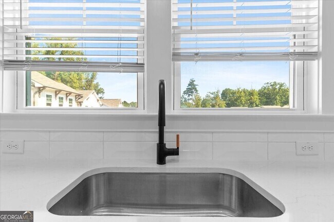 Building Photo - 3376 Macaiva Aly