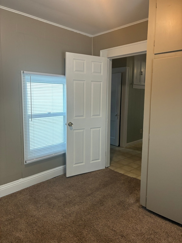 Building Photo - 305 E Meade Ct